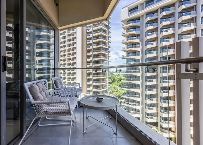 Group Family And Friends At Tambuli Residences Spacious 1-bedroom, Sleeps Up To 6 By Dominik With Pool Access & Balcony In Mactan *