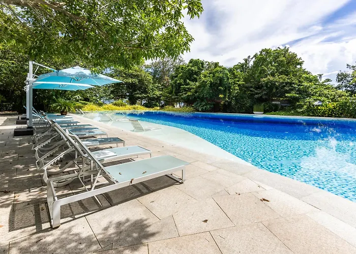 Group Family And Friends At Tambuli Residences Spacious 1-bedroom, Sleeps Up To 6 By Dominik With Pool Access & Balcony In Mactan *