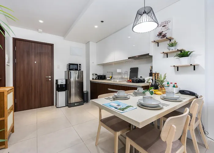 Group Family And Friends At Tambuli Residences Spacious 1-bedroom, Sleeps Up To 6 By Dominik With Pool Access & Balcony In Mactan Appartement